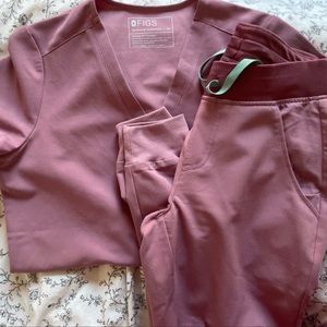 Figs mauve set